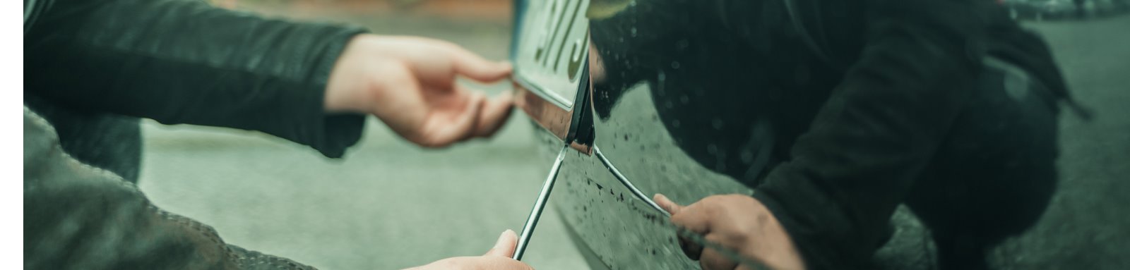 Dismantling car number plate