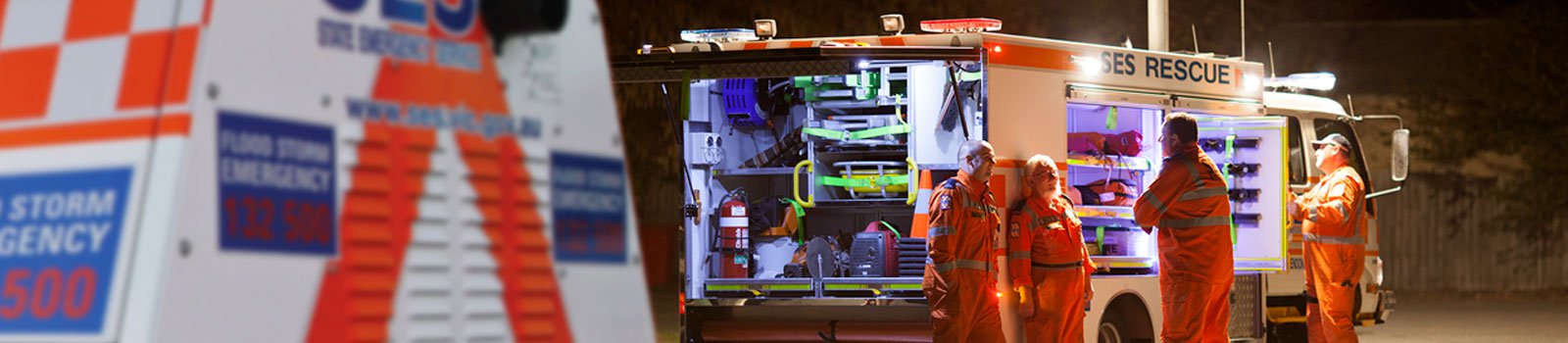 ses-rescue-at-night-with-volunteers